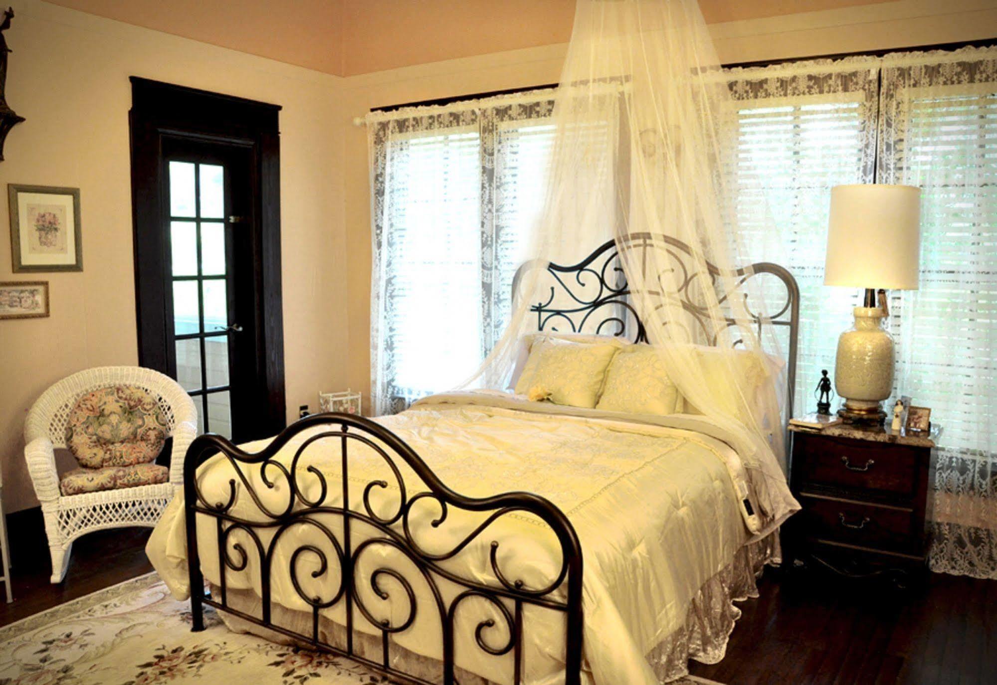 Texas Forest Country Retreat Huntington 외부 사진